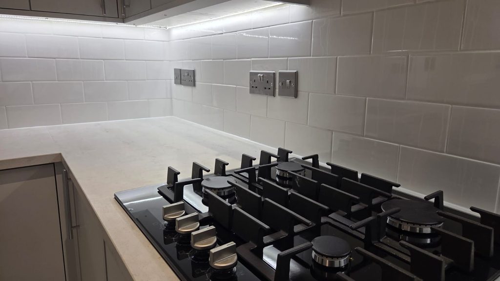 Kitchen worktop, tiled splashback and gas hob installation